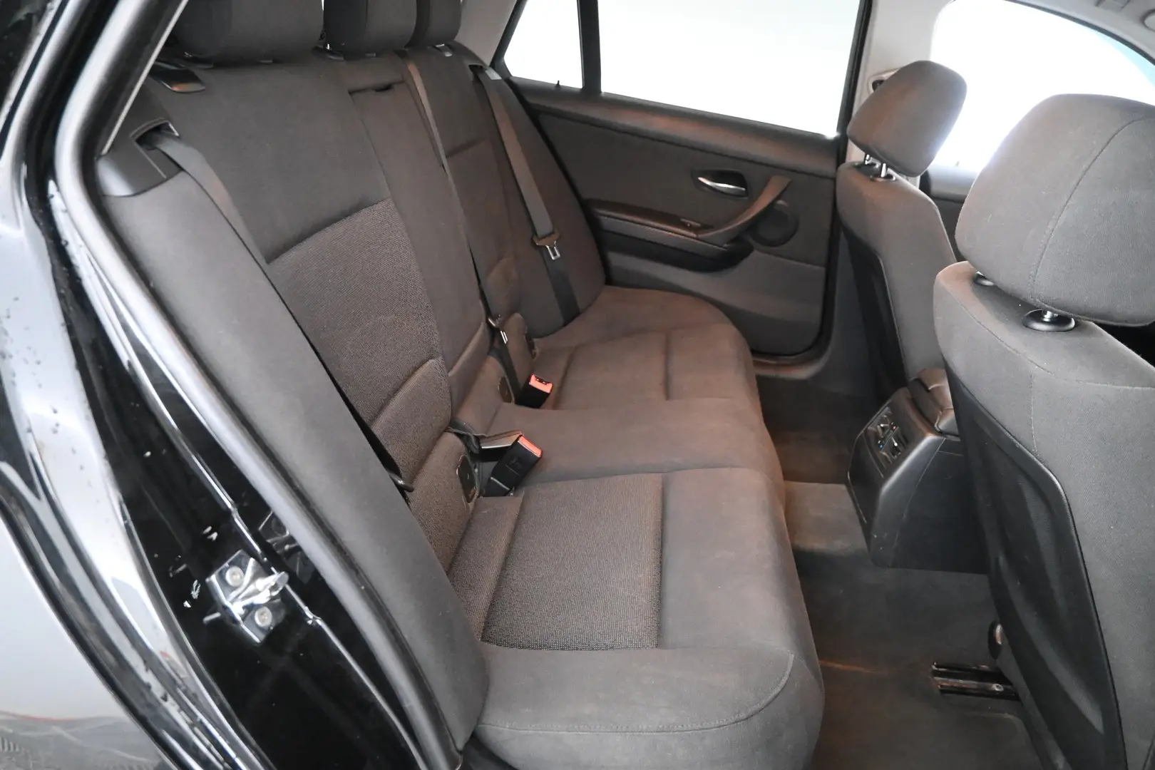 Car Image - 2wJncvDVQa2poMAsxPS73d