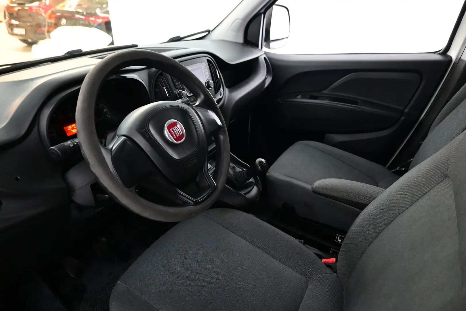 Car Image - 2xwtwzHRRtbAFF870g7ch7
