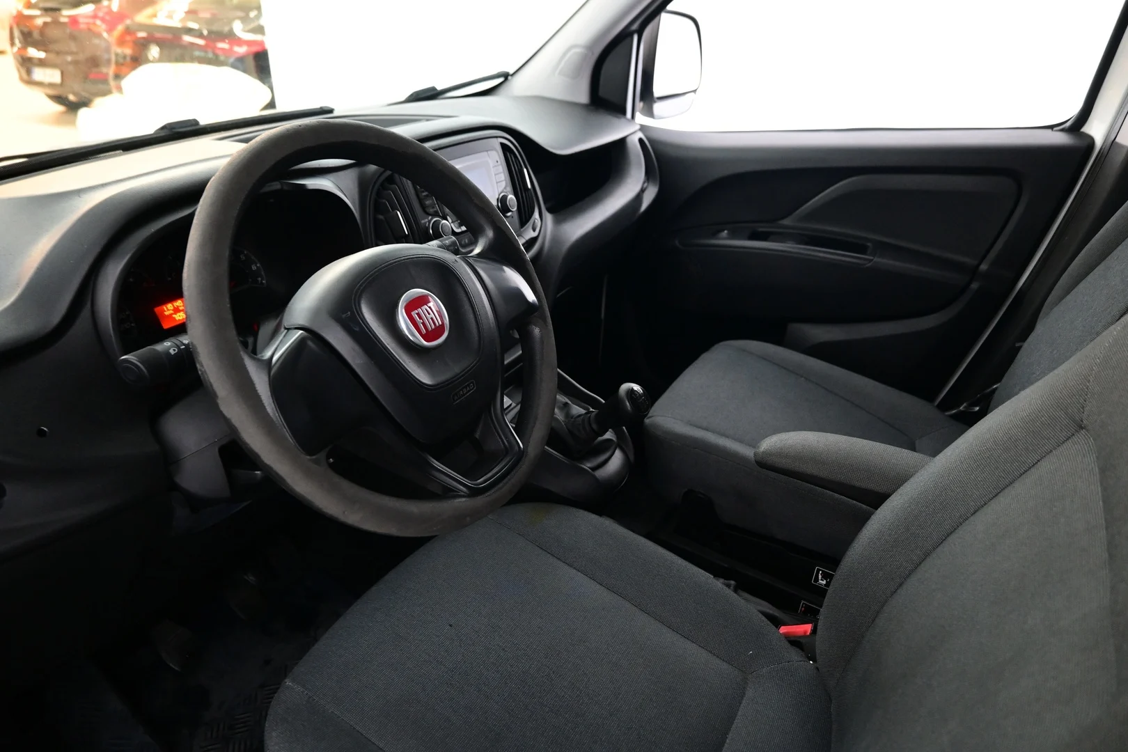 Car Image - 2xwtwzHRRtbAFF870g7ch7