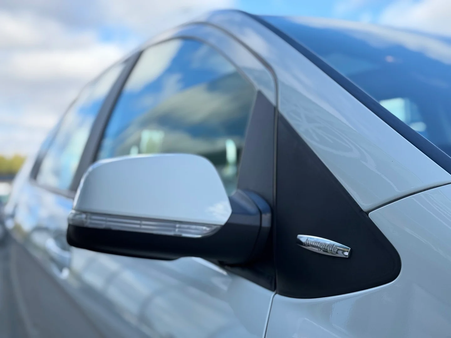 Car Image - 18Ky3iuPFMq1fnwsHCTNT1