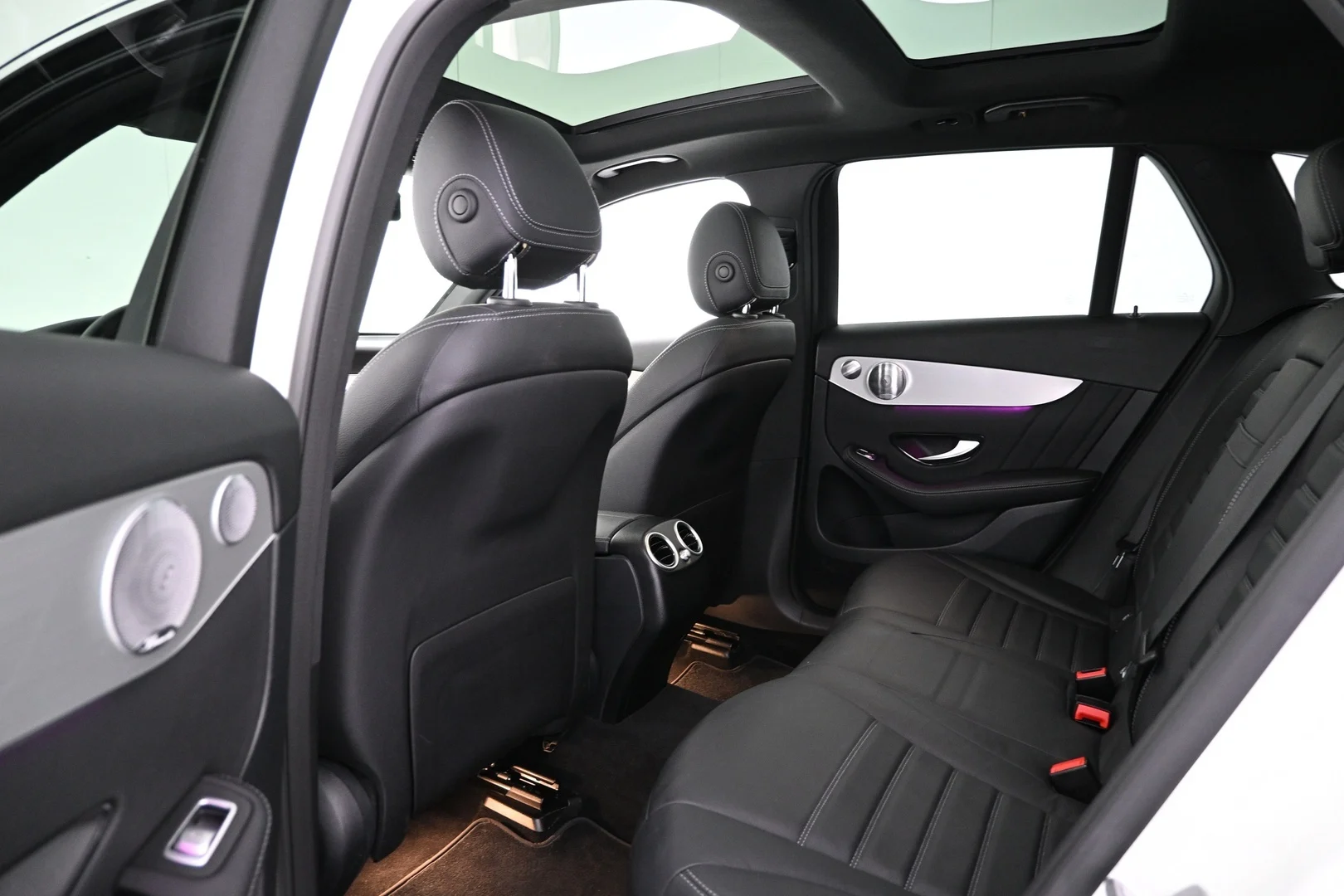 Car Image - 2Xw0N6iOl8Y2tqyH3DpZvs