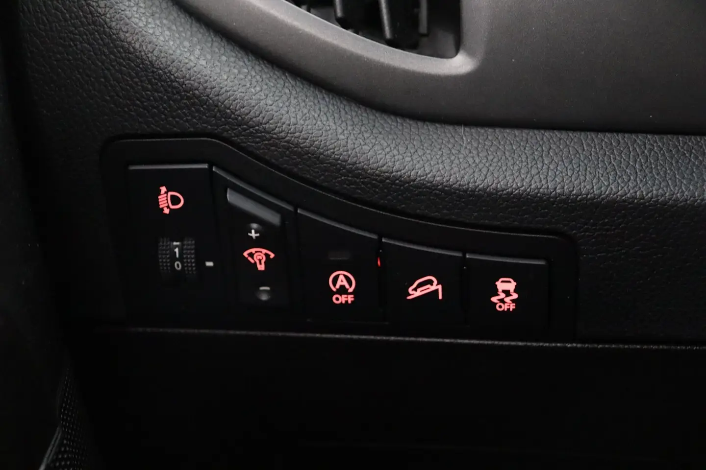 Car Image - 51OrthsGwHwa2CWAQpTh27