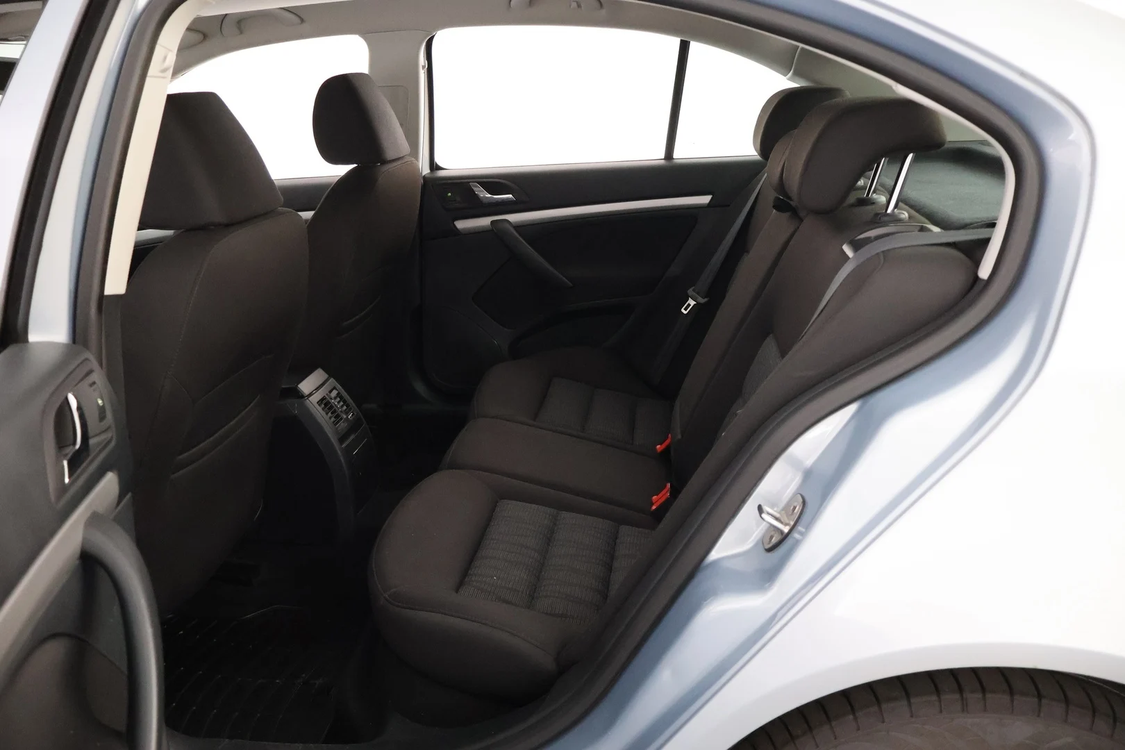 Car Image - 3x04zYo196vkSI47bfll2T