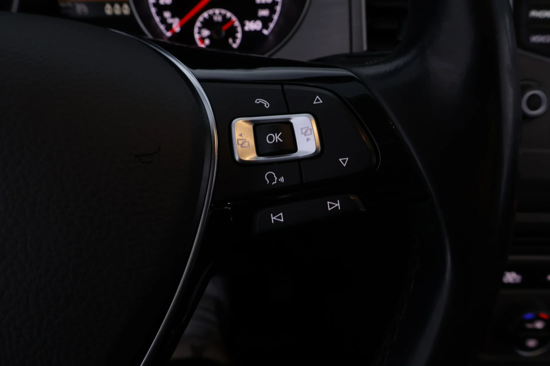 Car Image - 3ExxM1KSEDLN2M9bg60lHl