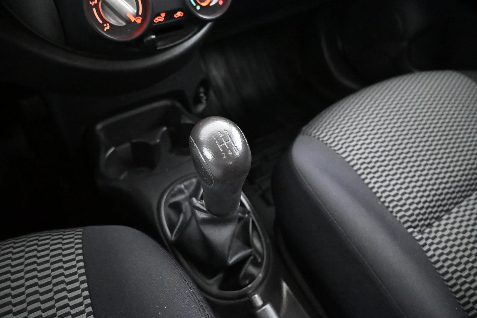Car Image - KZ0rYl6skHgpH7ZlzABH6