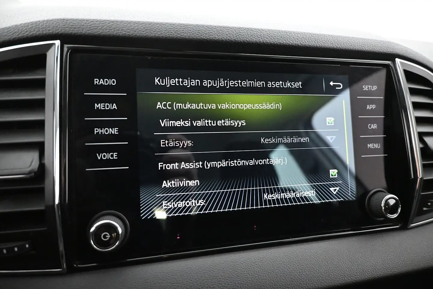 Car Image - 6Wo2fU2hyyGEo6cWGqBxQE