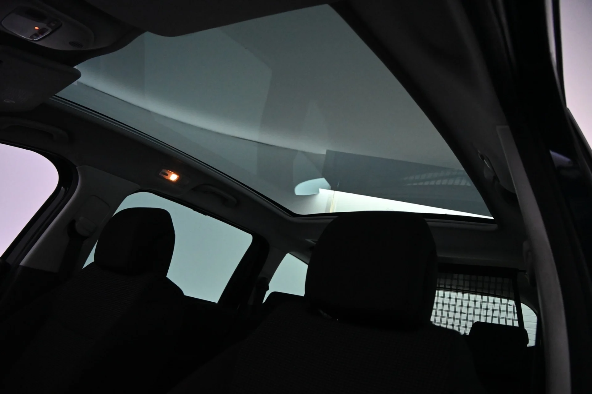 Car Image - 1C0zkr0rqvi7qltffJ8Pui