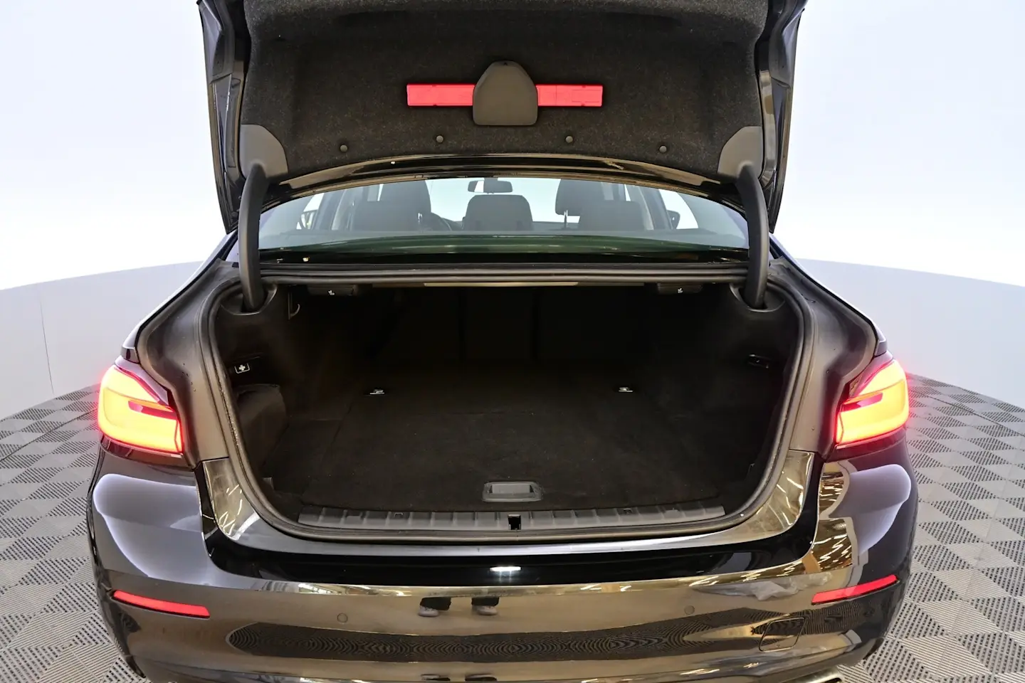 Car Image - 2EjHXmUP2GvxN2OlKb2KtA