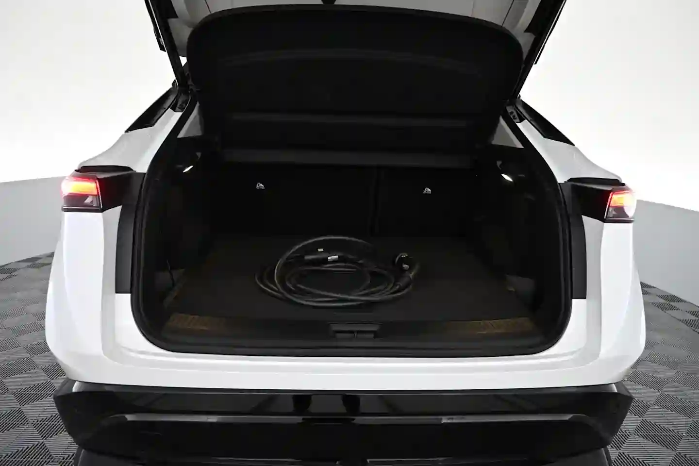 Car Image - 1ek0awJZHJg9NmLZJWddPU