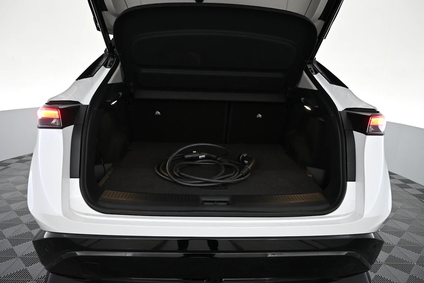Car Image - 1ek0awJZHJg9NmLZJWddPU