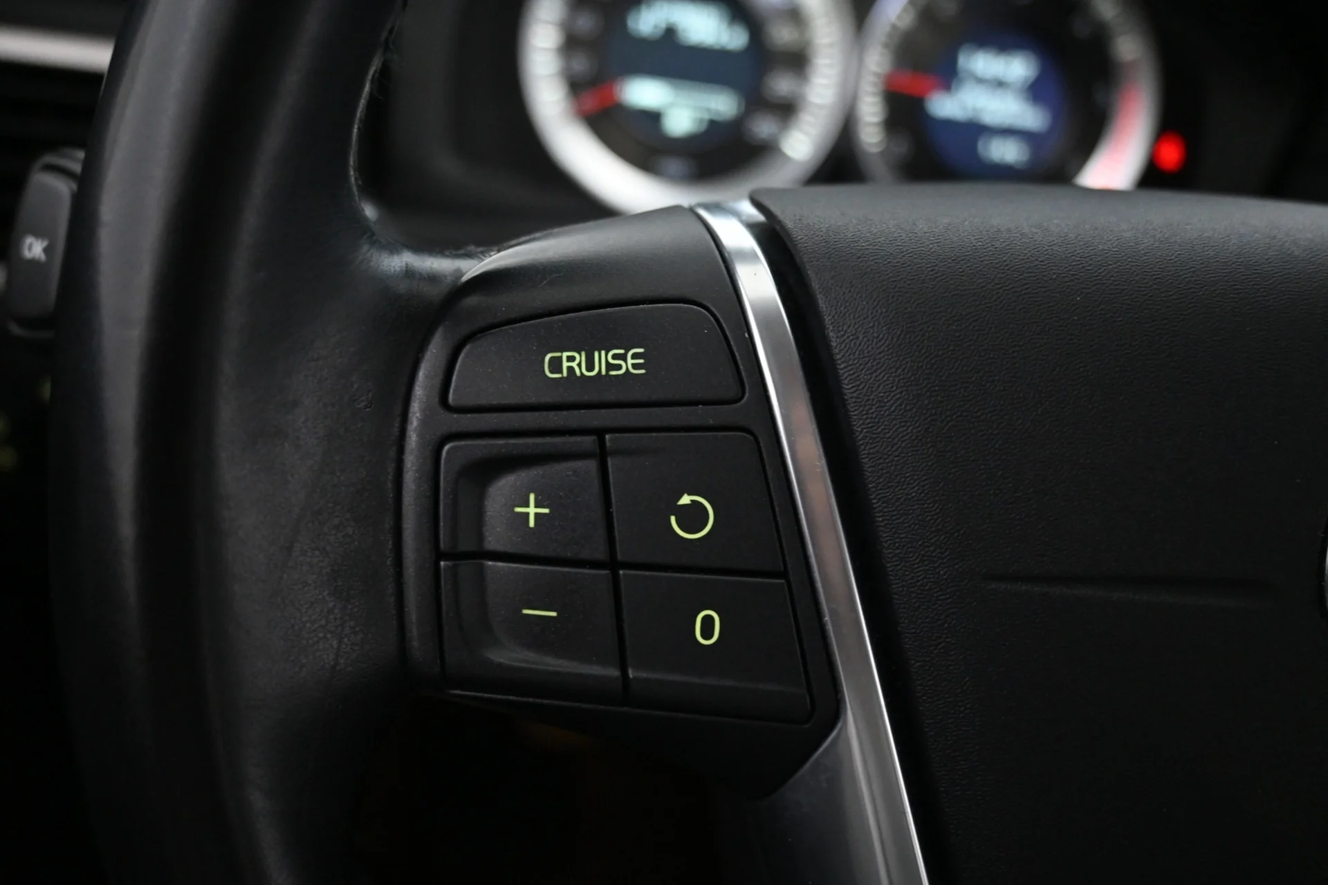 Car Image - 6ZVkwlAdicvEfPTMMMdwH3