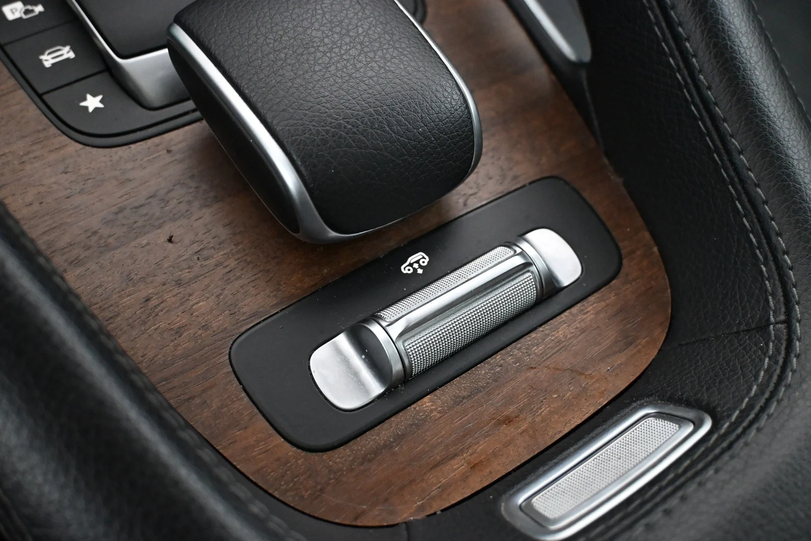 Car Image - 5k6Xdjx4GNPkJq2k81SXEb
