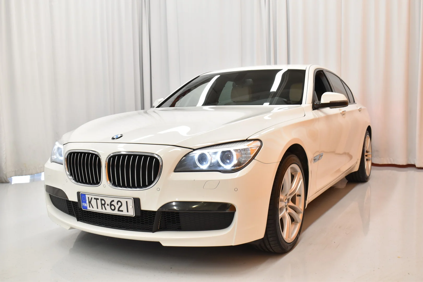 Car Image - 5I69qVt0EjUyJxTT4jmH6w