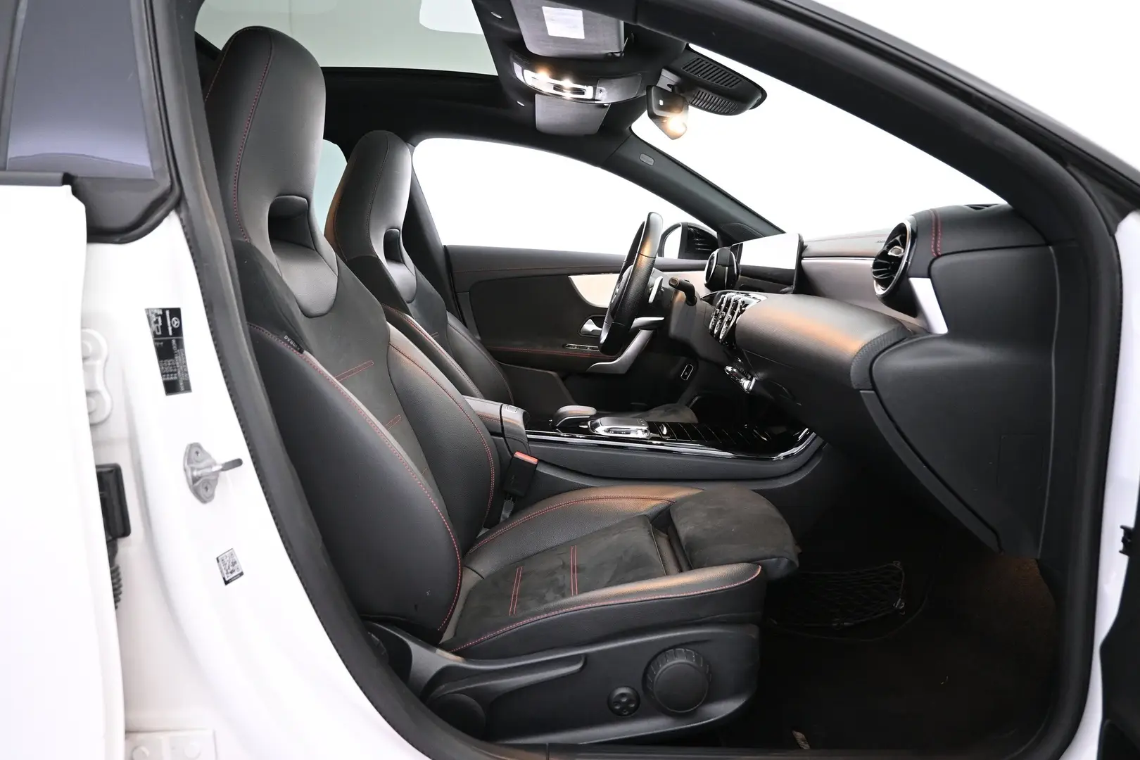 Car Image - 6dMofVd0vpCmlR1HIG9uIl