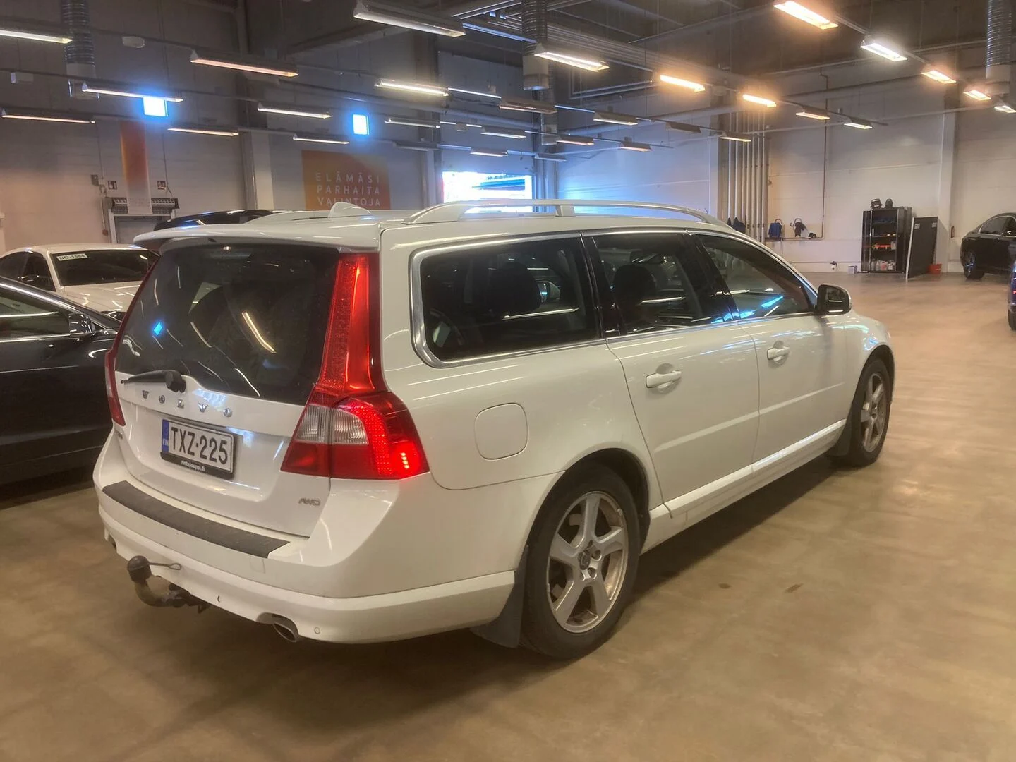 Car Image - 1Cl4qf9CL6spEaCqJBnGjU
