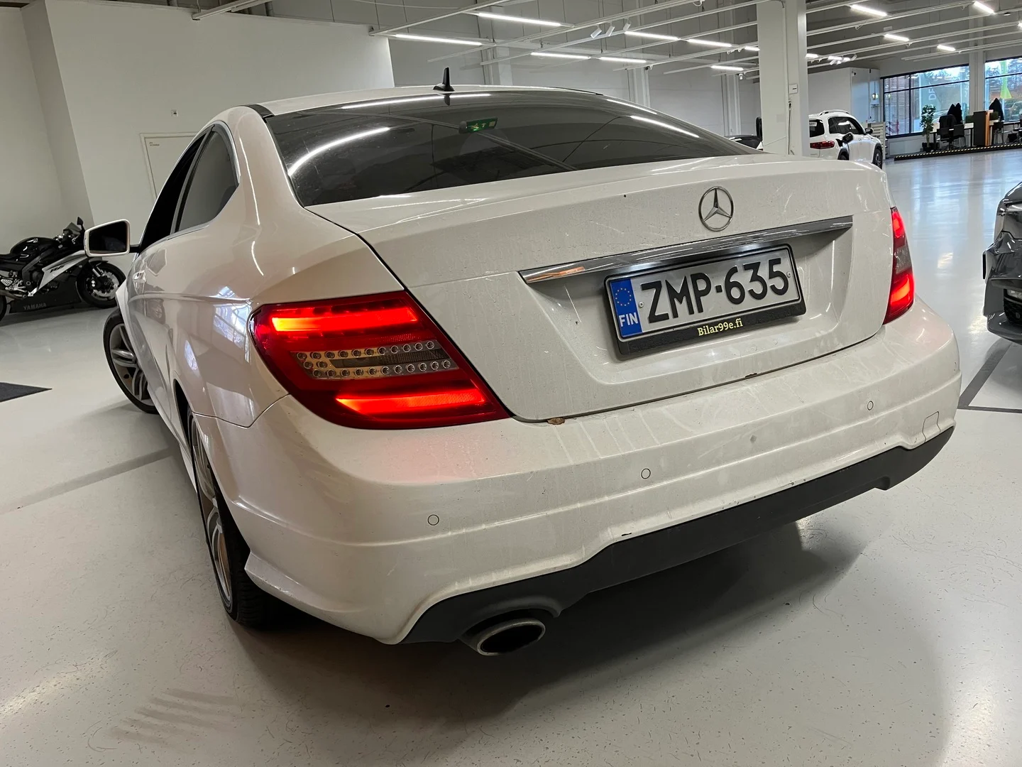 Car Image - EAkPd0qhx4gAwRq6rJtTH