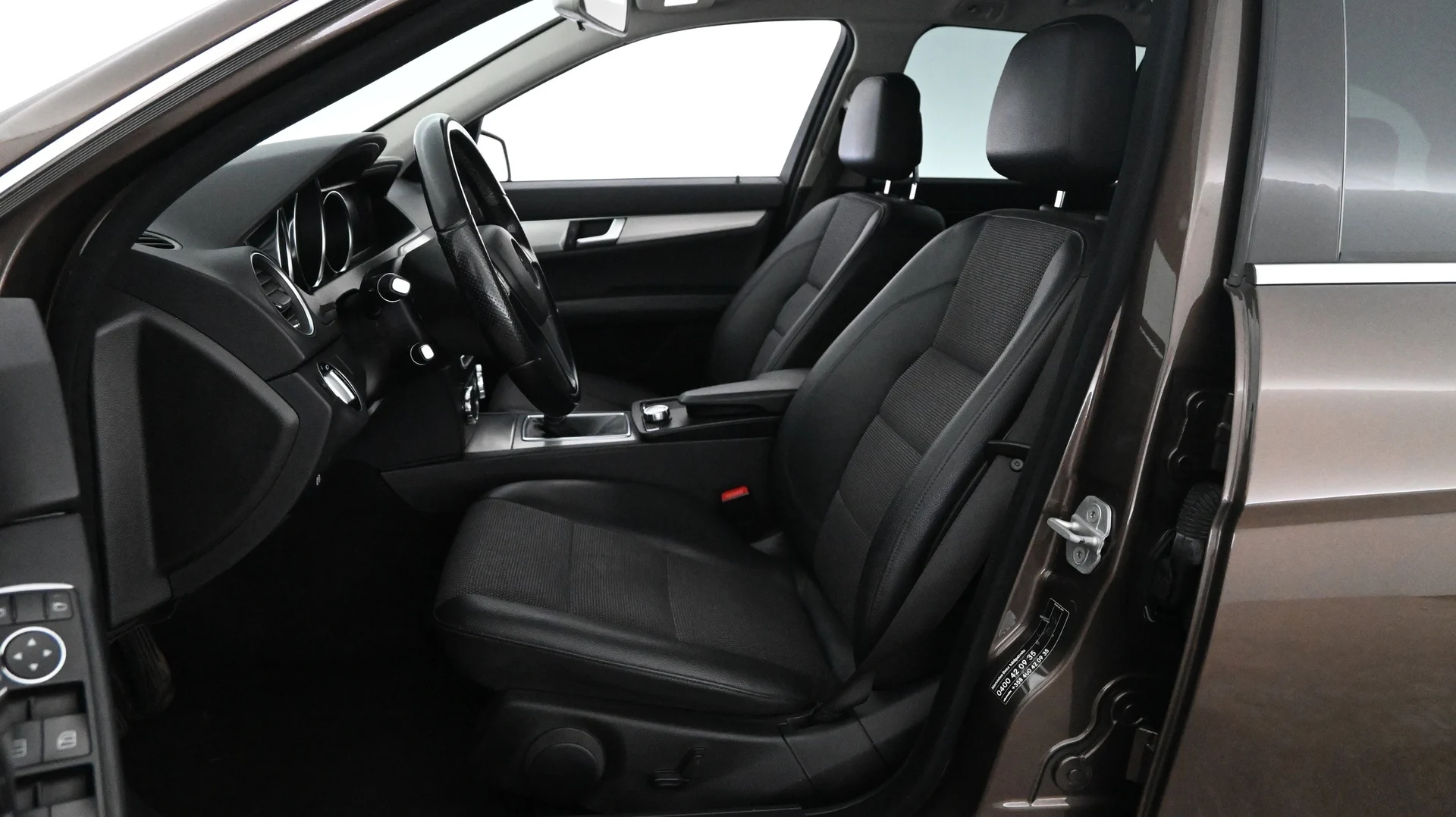 Car Image - 2bJ6WkGuZODQXJ6e0XzIvT