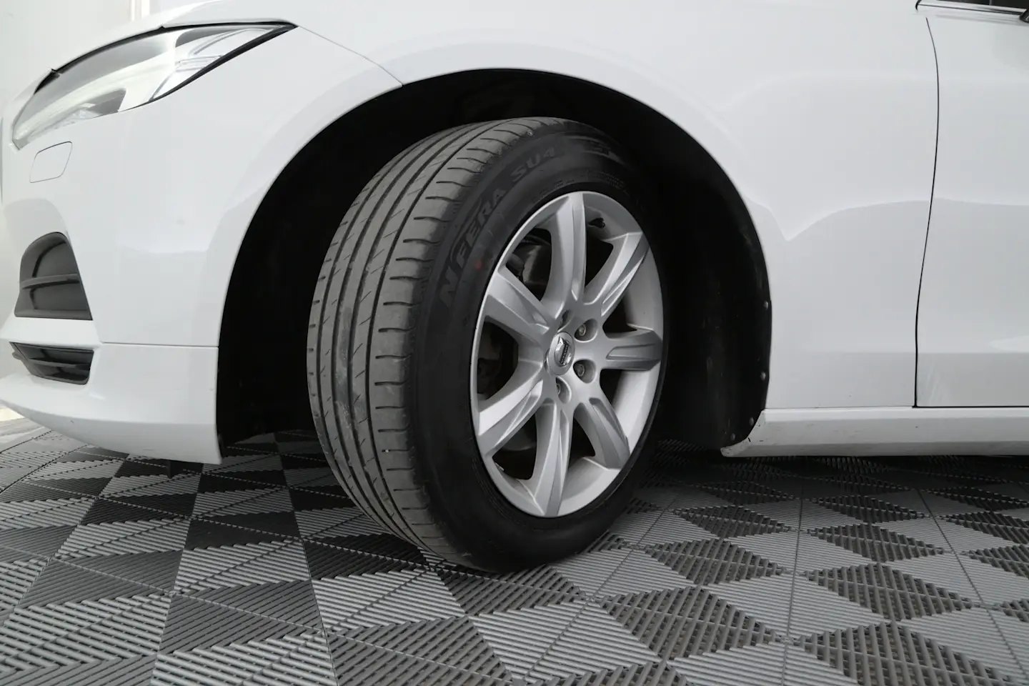 Car Image - 1hlE8u5iaUqLFLqhbYaqfu