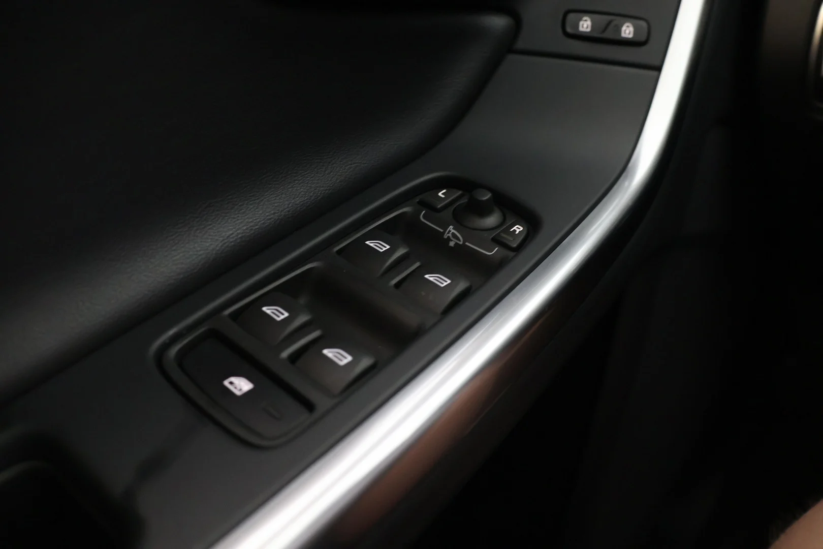 Car Image - 6kz939SOlXvAJrxsO8vwHY