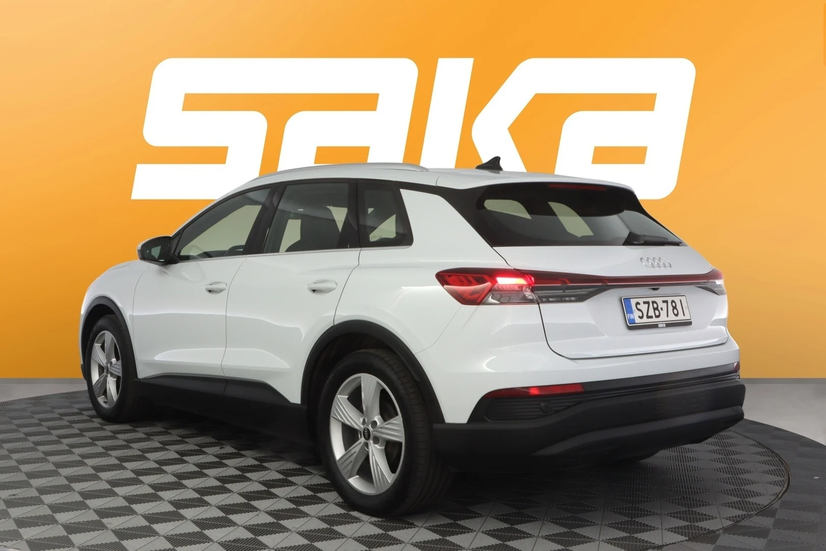 Car Image - 19KV4wkYGcUvCvzCymyNt6