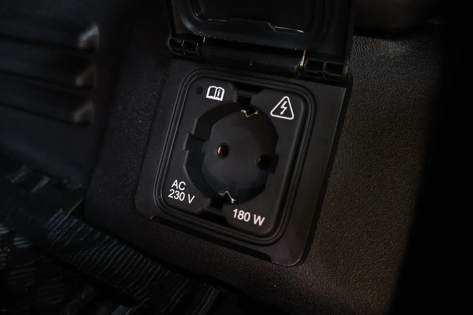 Car Image - 4axIHcUsCznG9yYYeZripH
