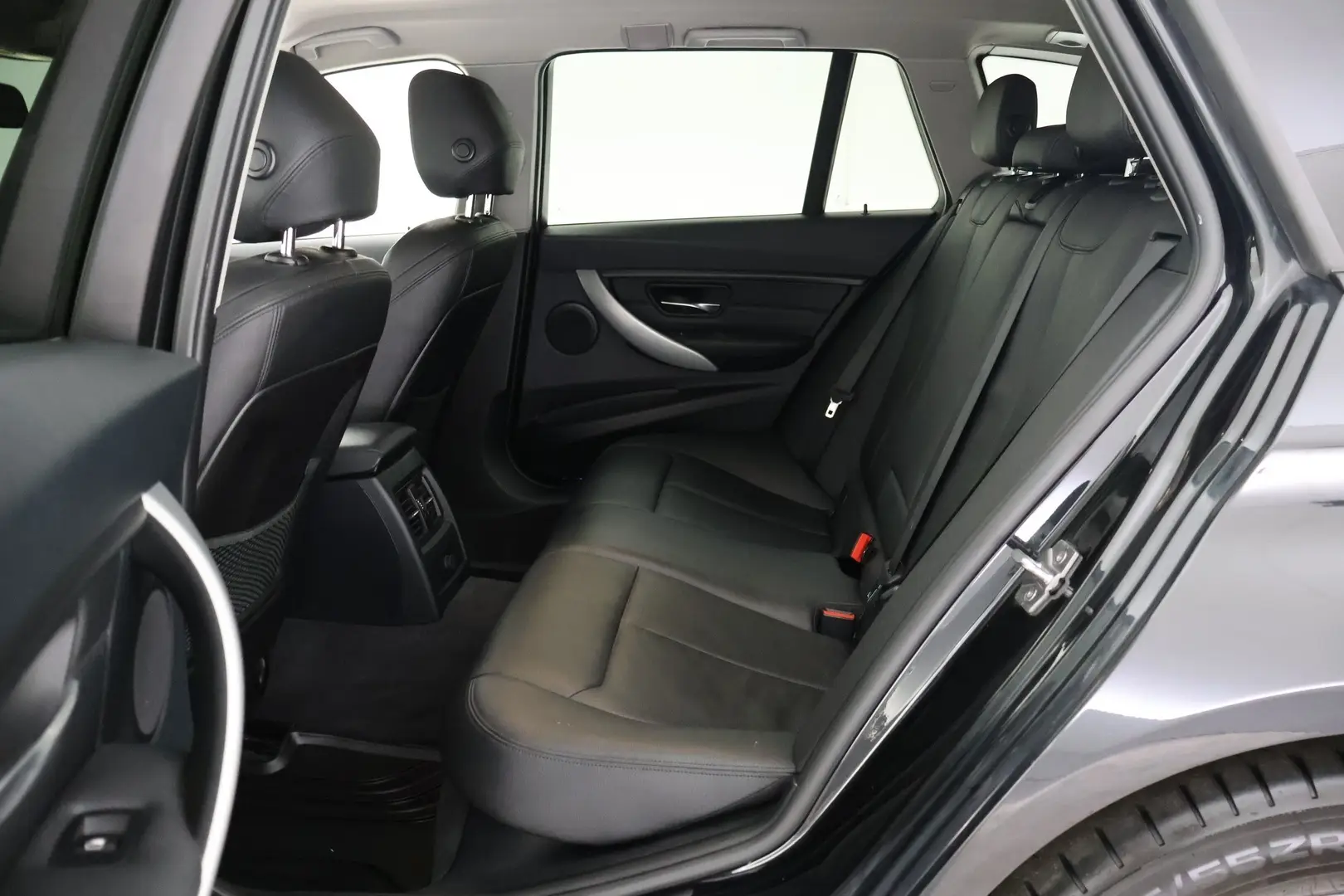 Car Image - 49xx7WQn4jc5EJMa48KAih