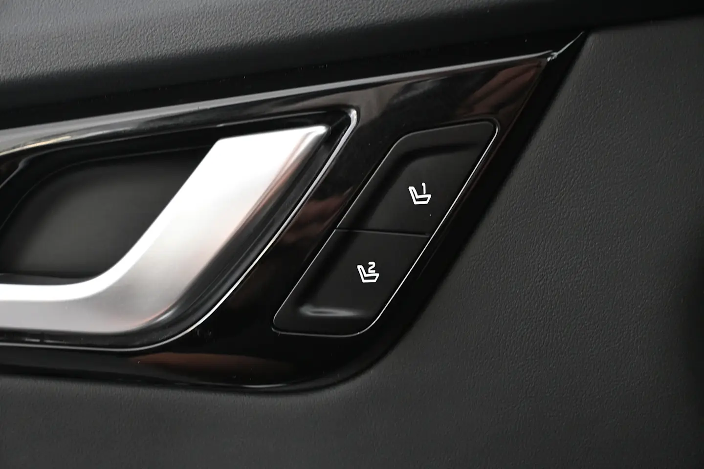 Car Image - 44FQNQpgYPIhMll34QDOgN