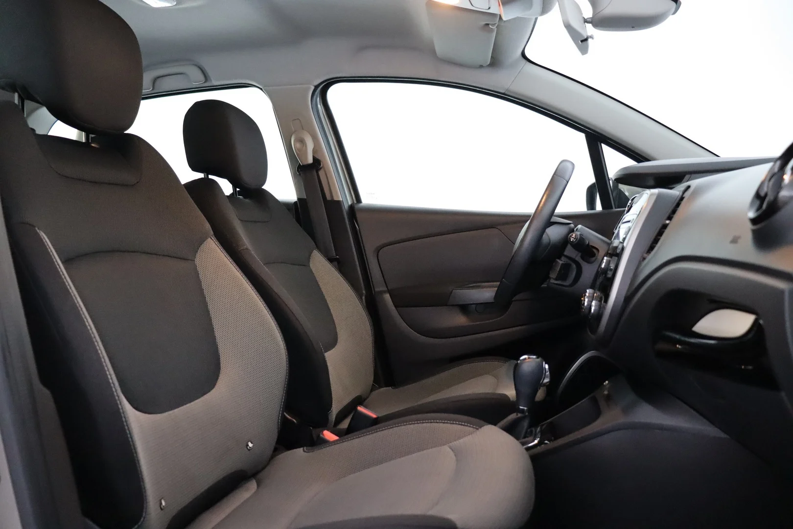 Car Image - 2t6ZBd8OIrJUcqqo8eUAch