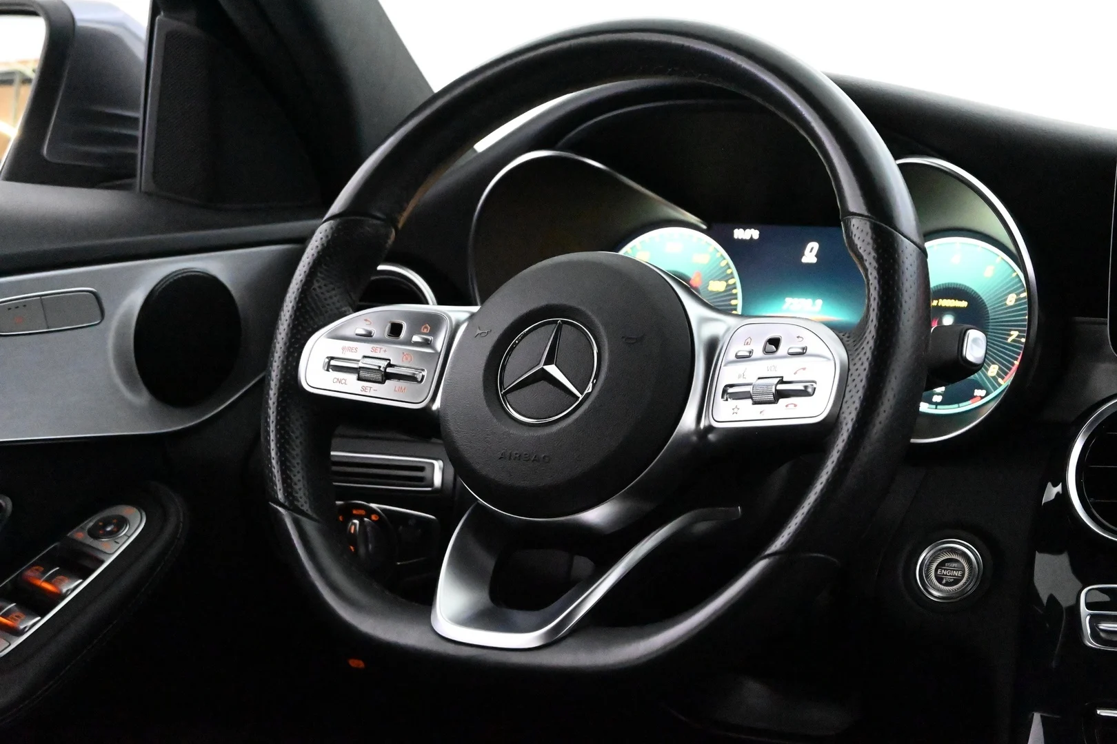 Car Image - Bq1fXrroIwiYVLooQUcrj