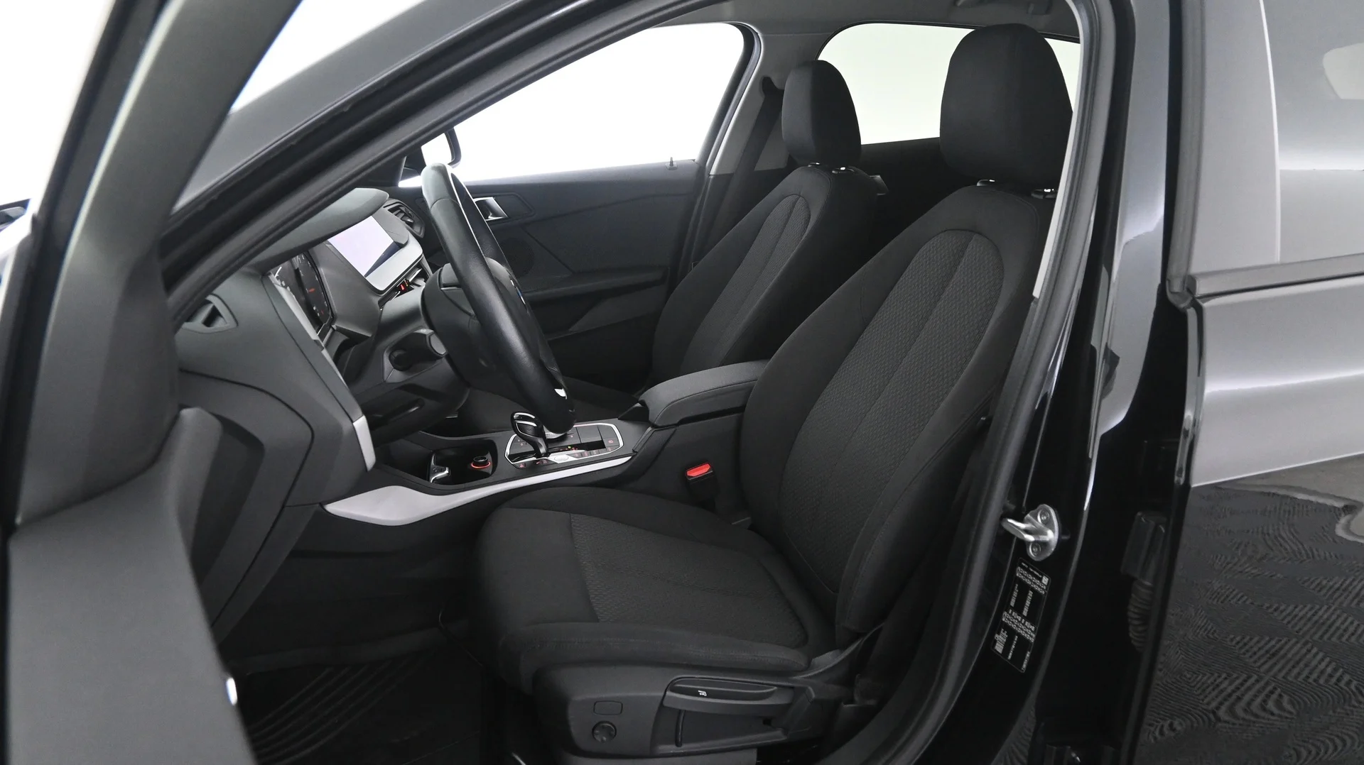 Car Image - tT73UlJgbImYfSDSsvphX