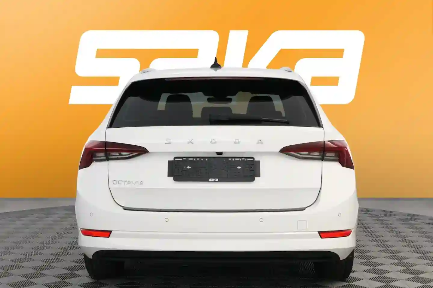 Car Image - ZvBF7LNEptzvqFN4ryolx