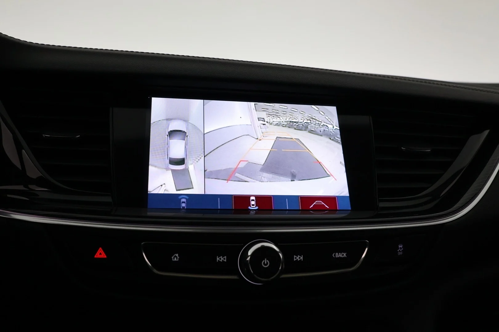 Car Image - 32XrjrrLno3xYp6ljFl9pZ