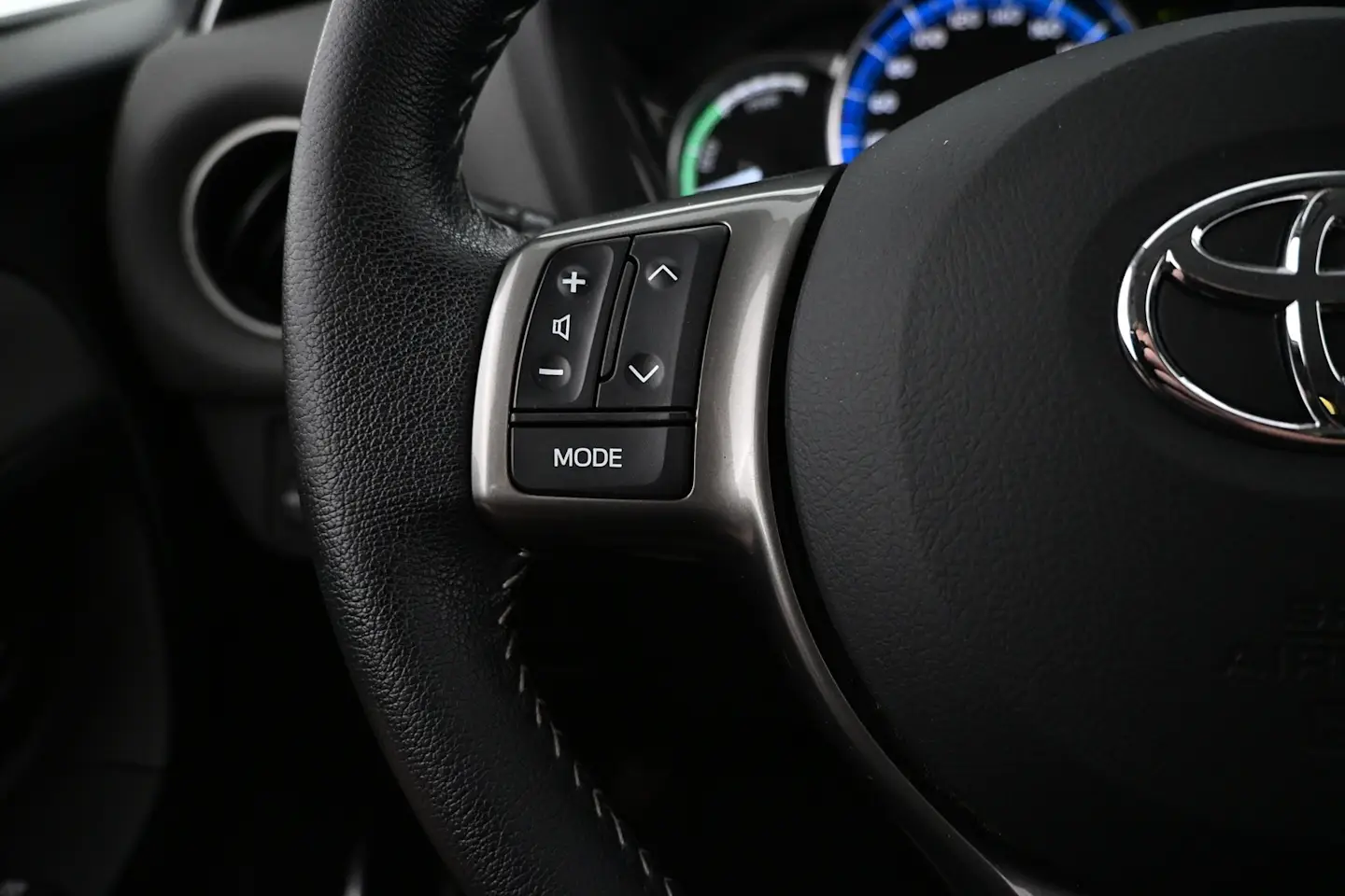 Car Image - 5hSmcreshy2YiwcCDxzW0U