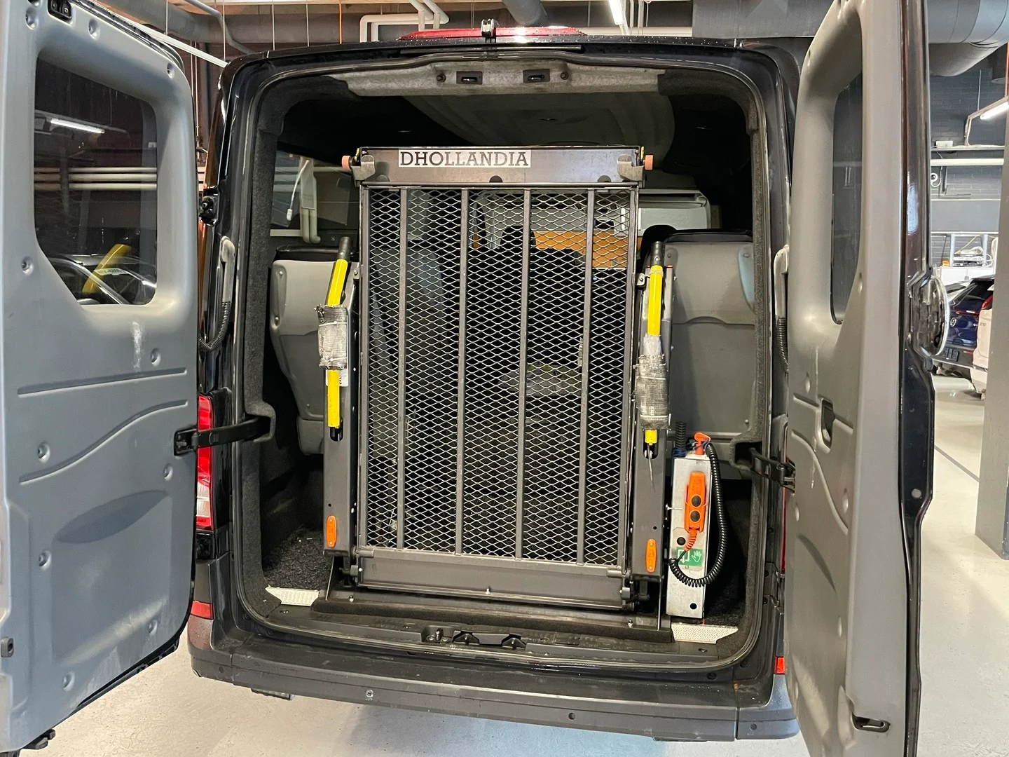 Car Image - 5P5NEEw4Ay9gn3cobJkVbO