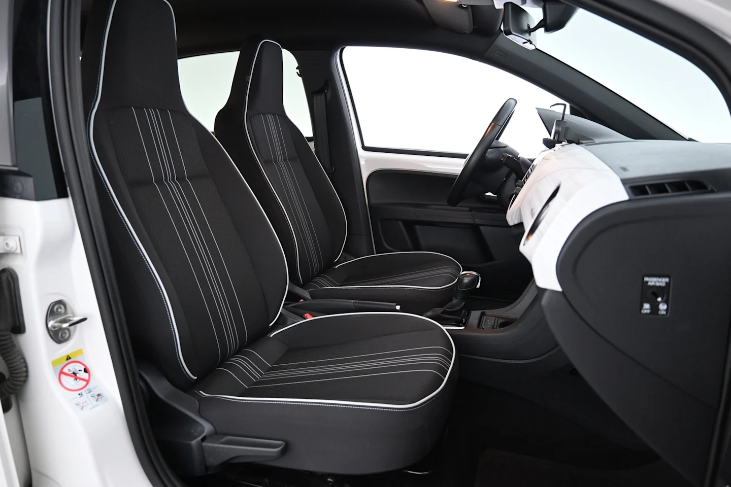 Car Image - 33gSiKYWe1SDzsVGjoF13u