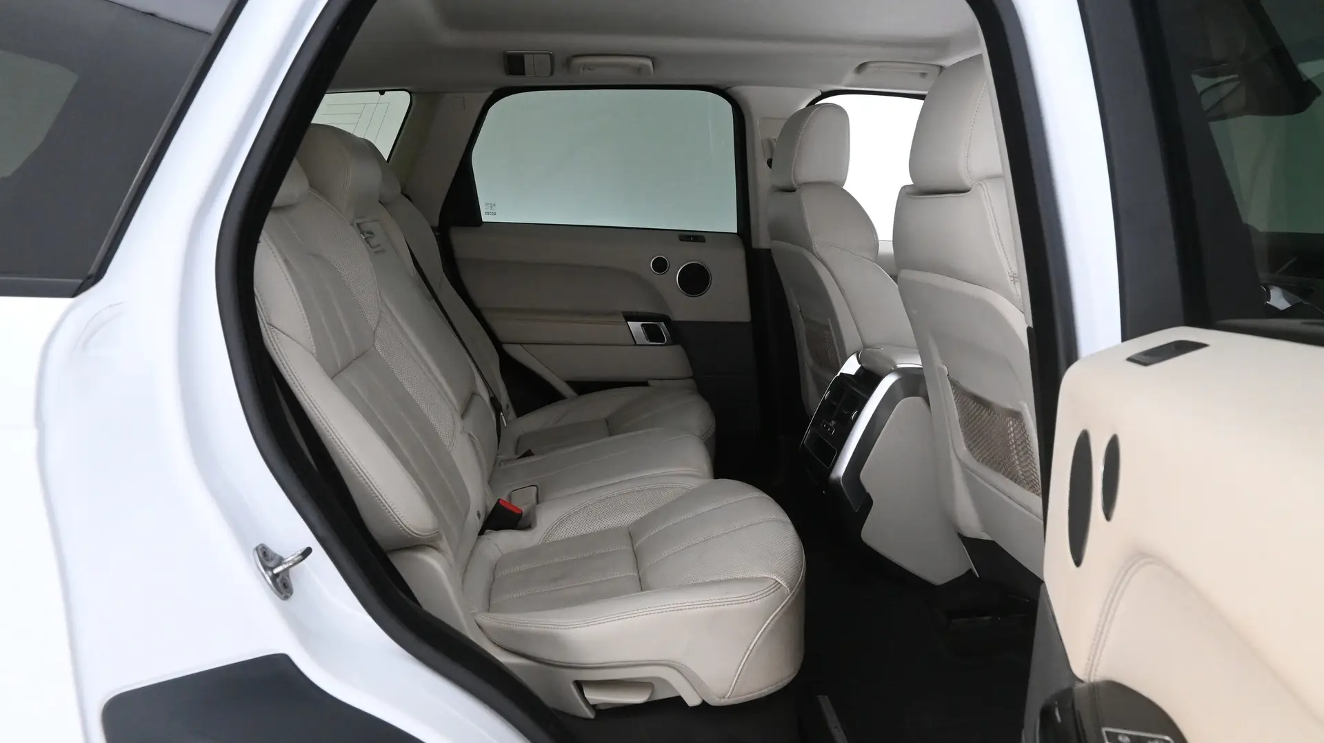 Car Image - 7fwqLXsFxd5ZdaLkh1emn1