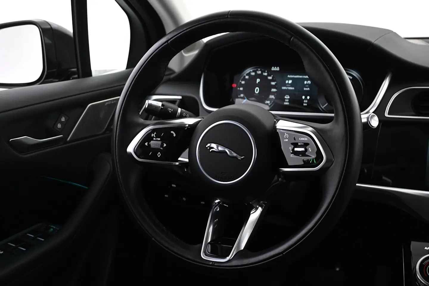 Car Image - 37amnRmw3q1zdLodcudwi0