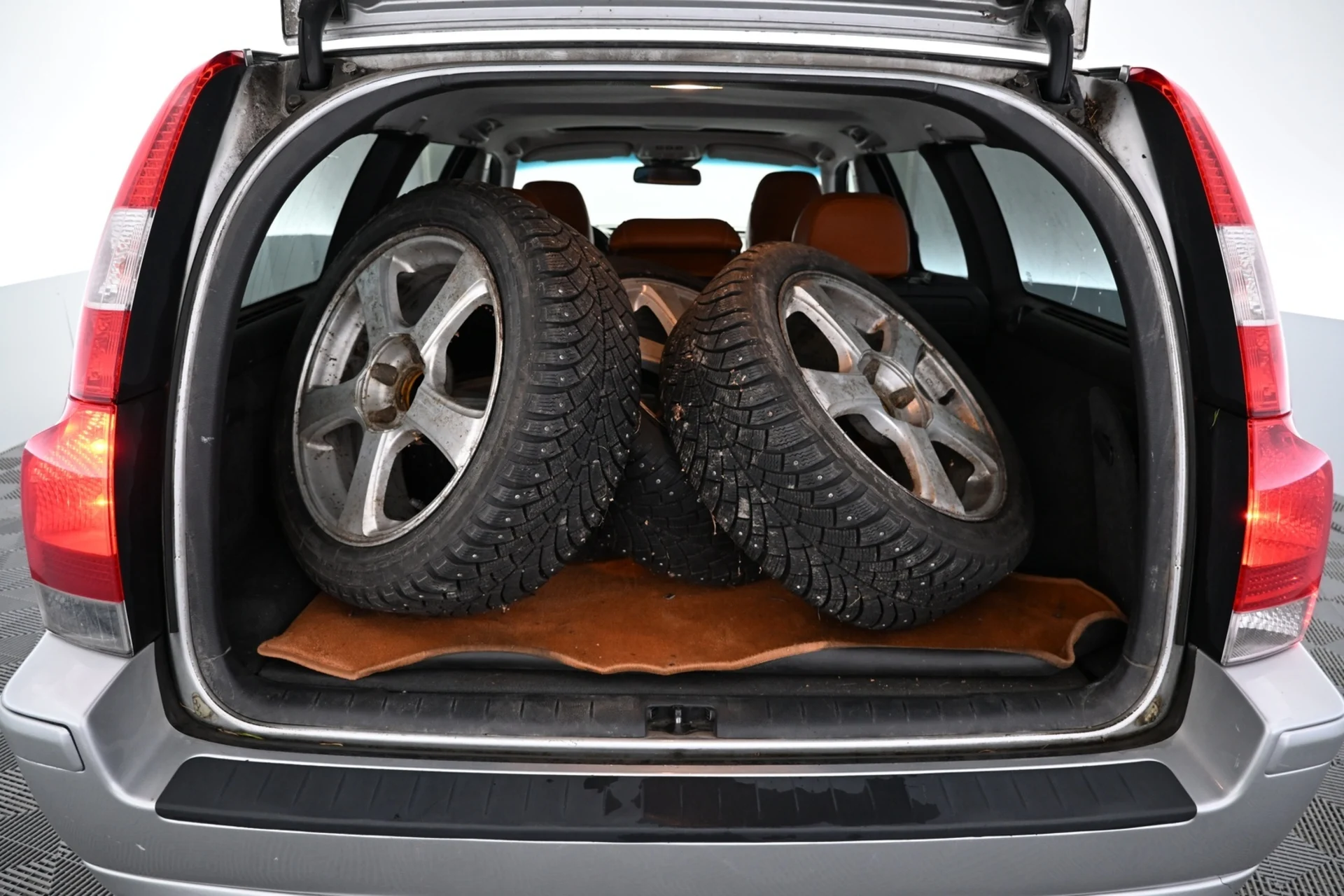 Car Image - 3Ts6uXedP47YATFJxiPWIi