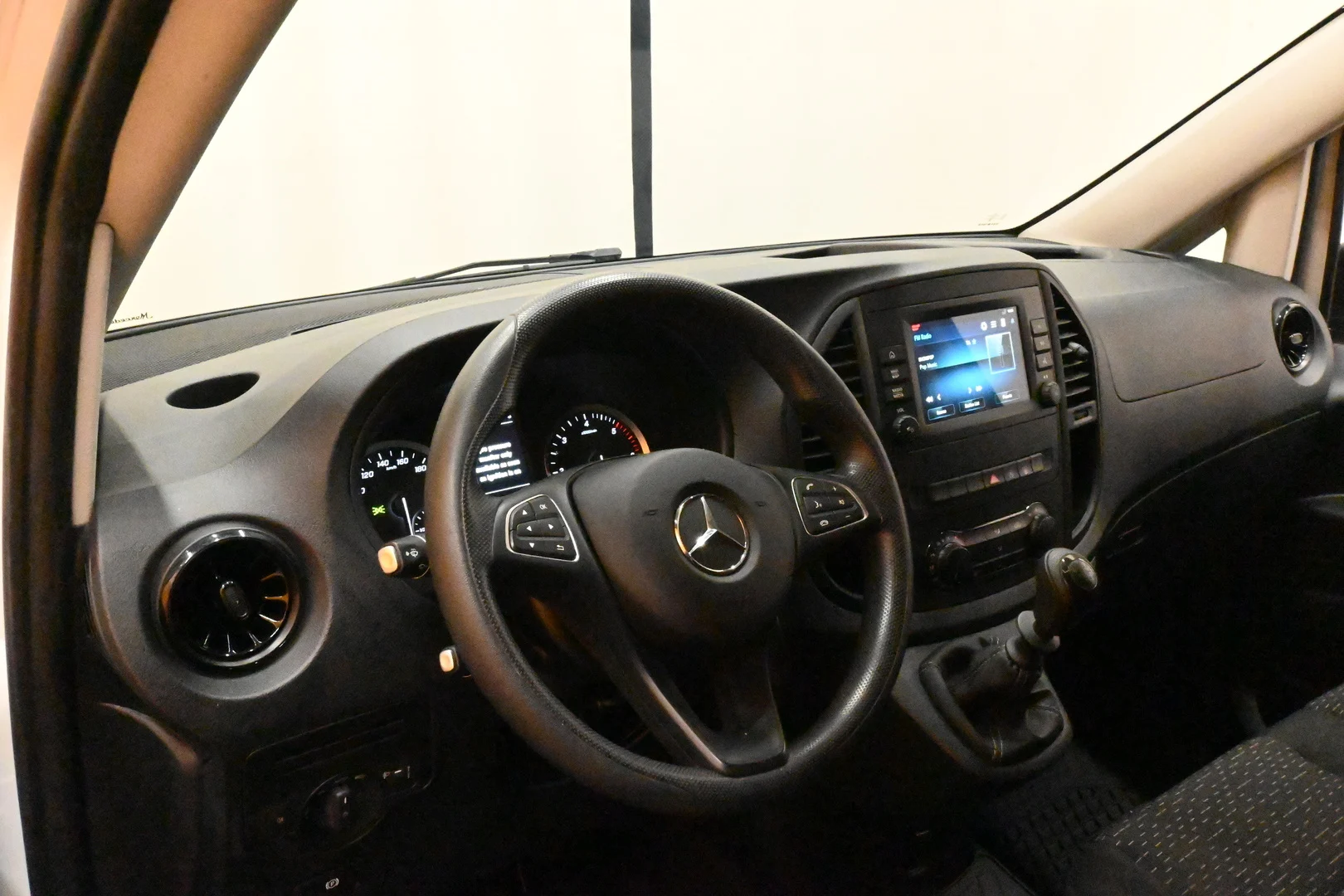 Car Image - 1eoOGFyfJDGs3FiNE7fOvd