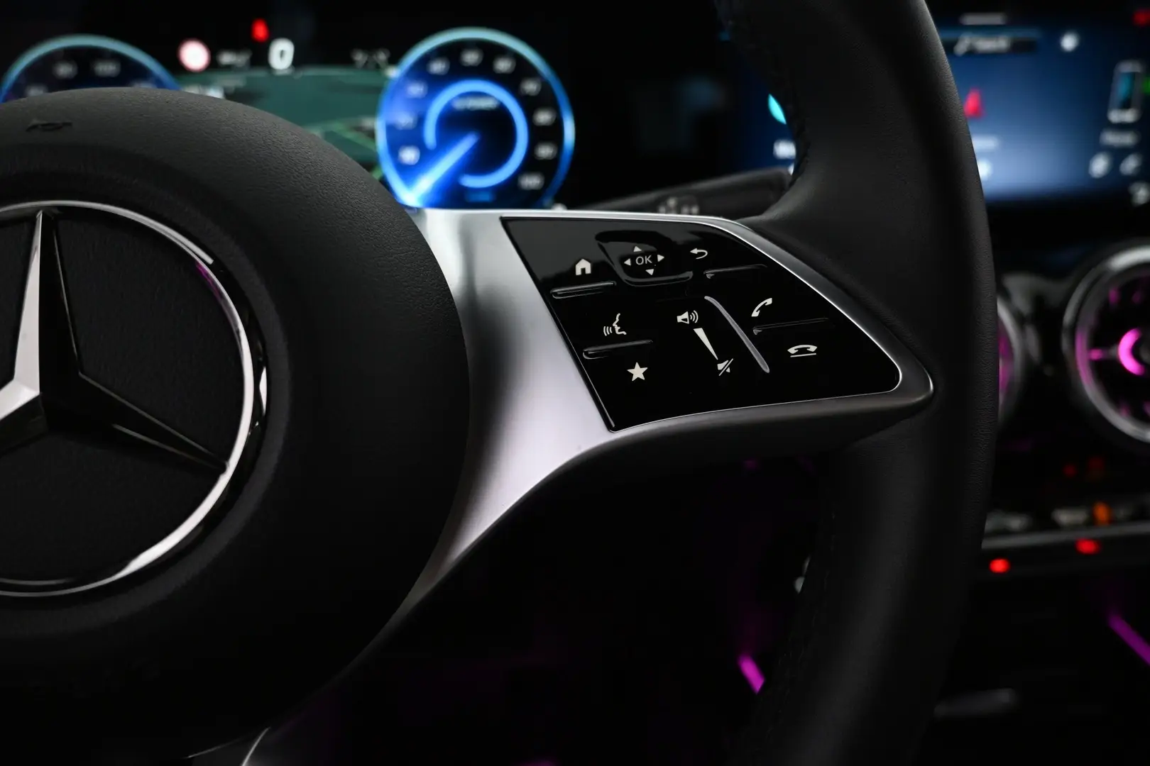 Car Image - 2JA8o0oGe9SlPj3vQC0TZ8