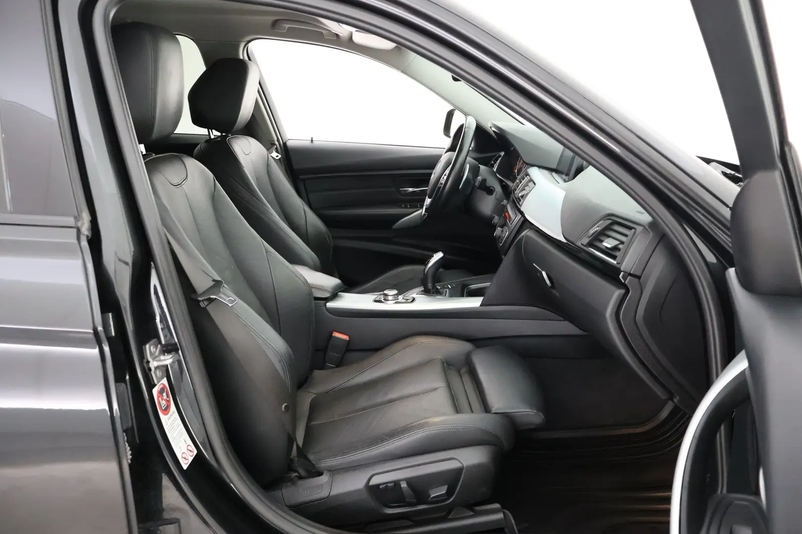 Car Image - 49xx7WQn4jc5EJMa48KAih
