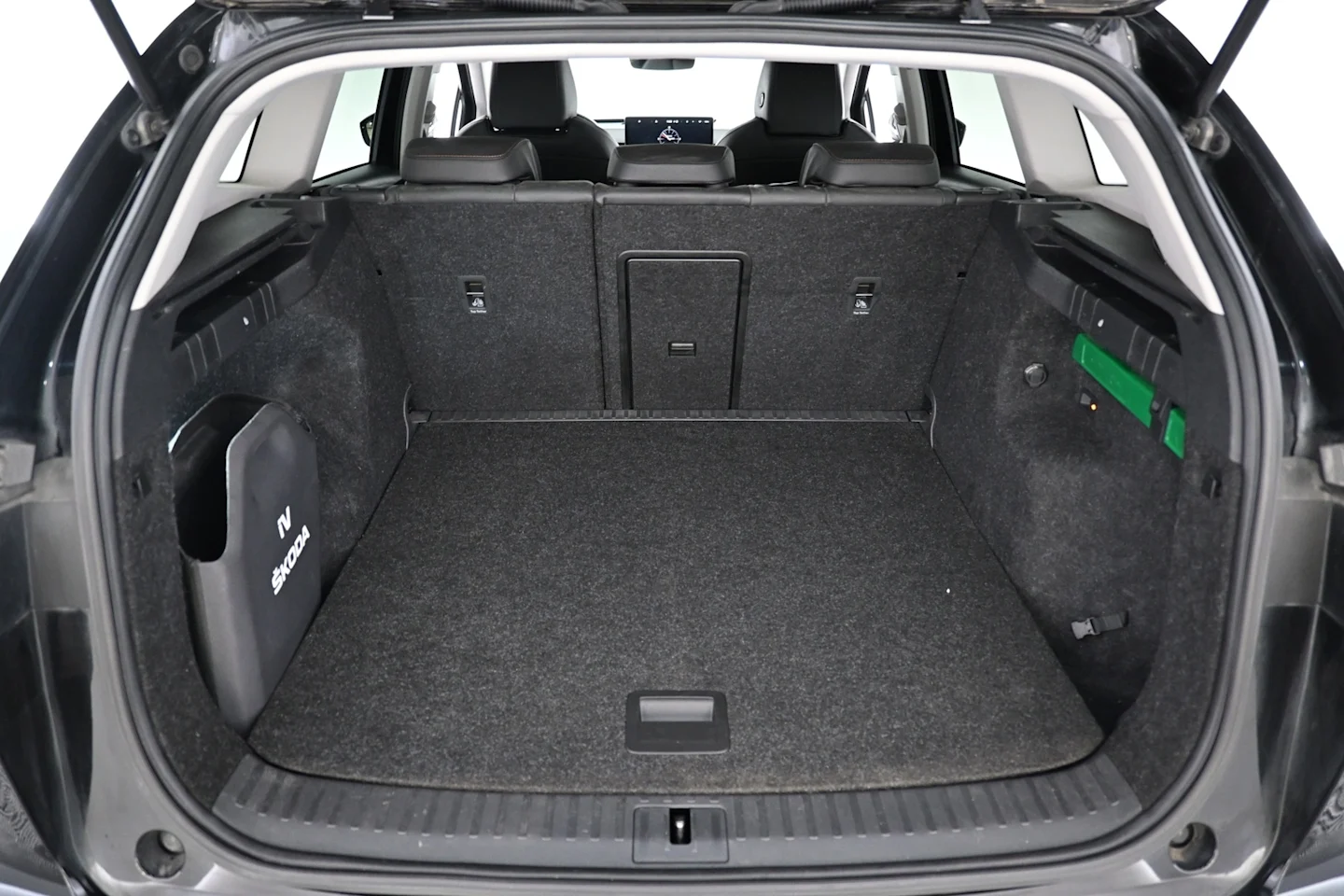 Car Image - mVZmOWxt2wRH9USVKfZW9