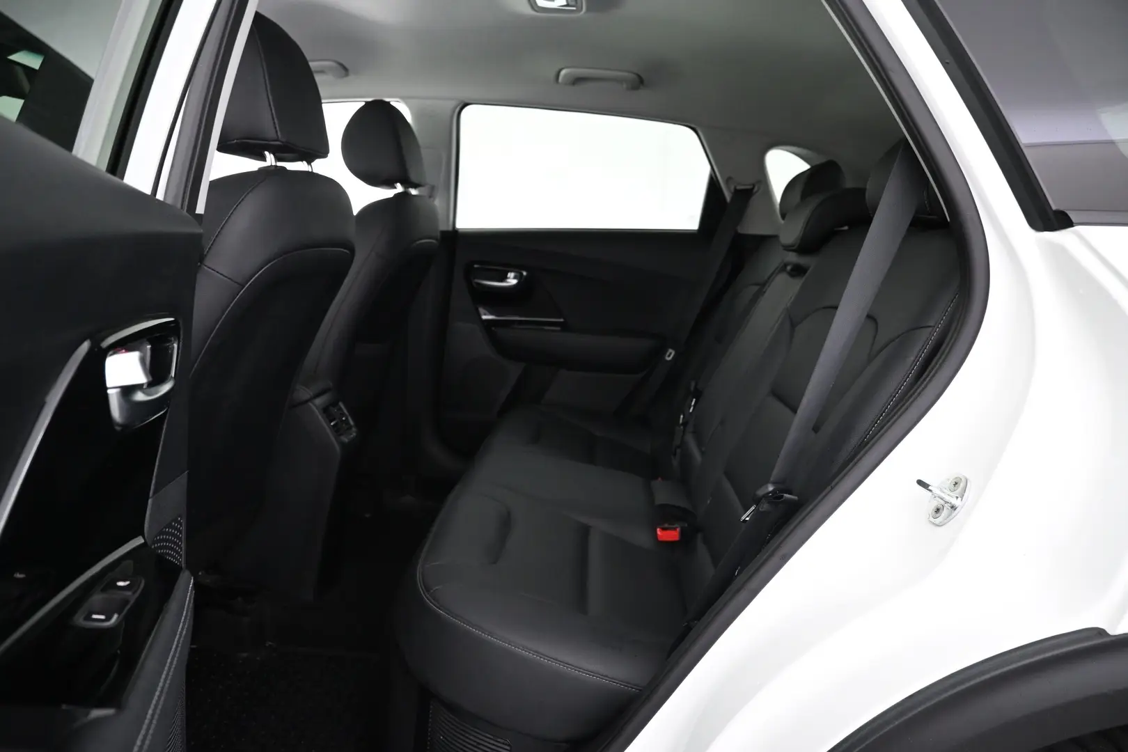 Car Image - 4xc4gDaNq6b3kqjcHMx2Ii