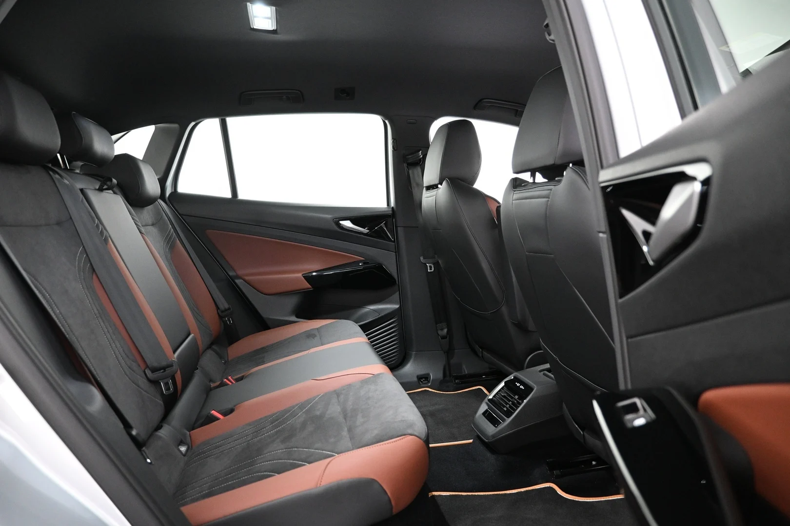 Car Image - QWDZYy56DzqE0Bb83LkPV