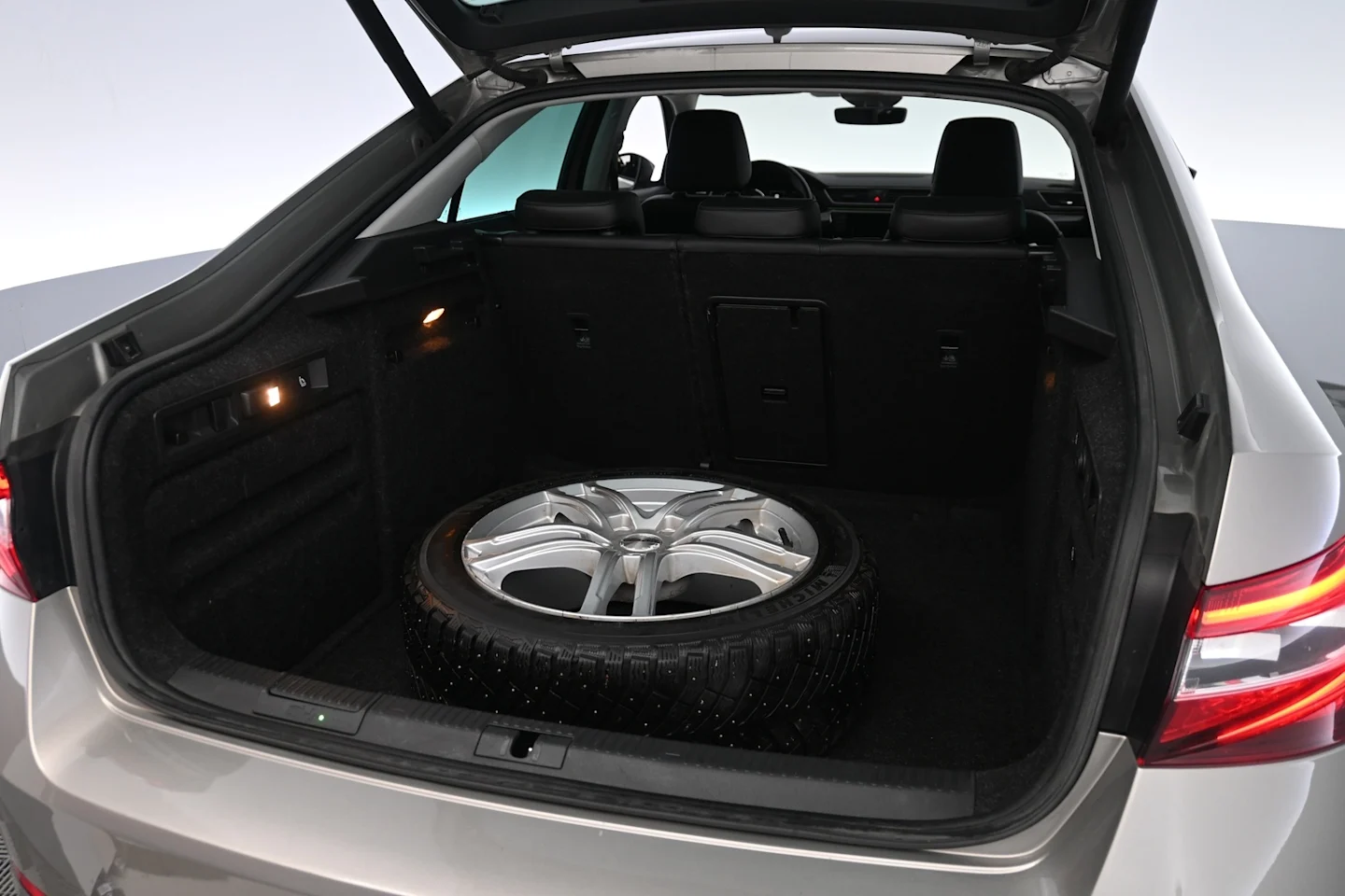 Car Image - 3rhcXen9Avu80hIdzkTKyM
