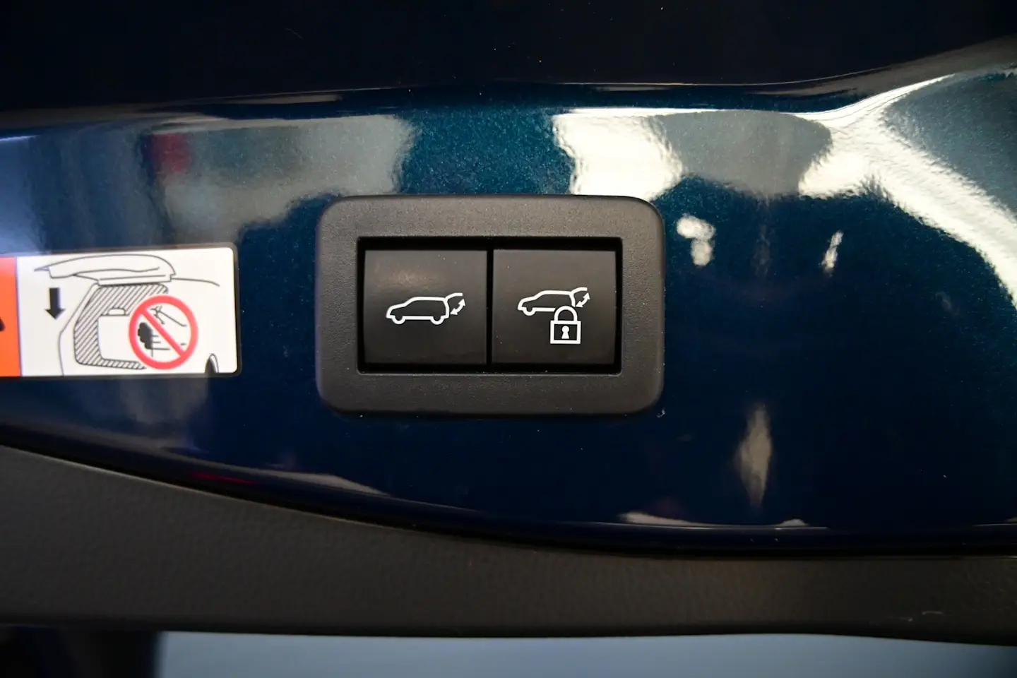 Car Image - 4JKuuBS8uxWIJp7nlQS7i2