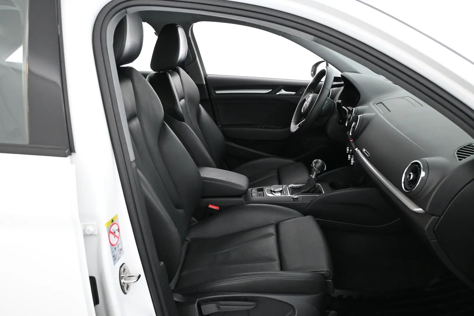 Car Image - CzAAxZGpoZamwVCcgsS1K