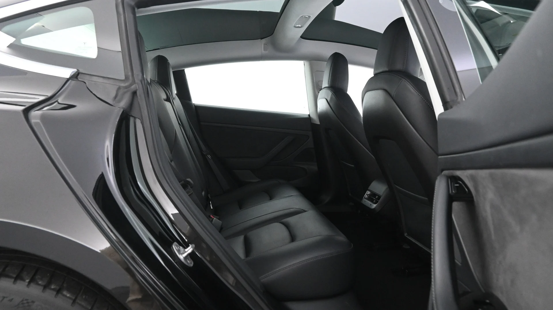 Car Image - 1OcCePq4DLmOpy40AmzFoG