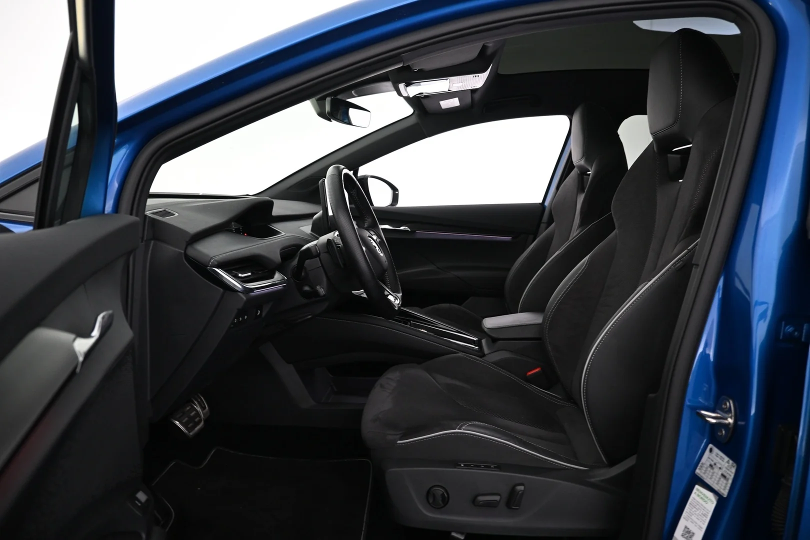 Car Image - 3P7G82Ki1Oln7hcNLumErz