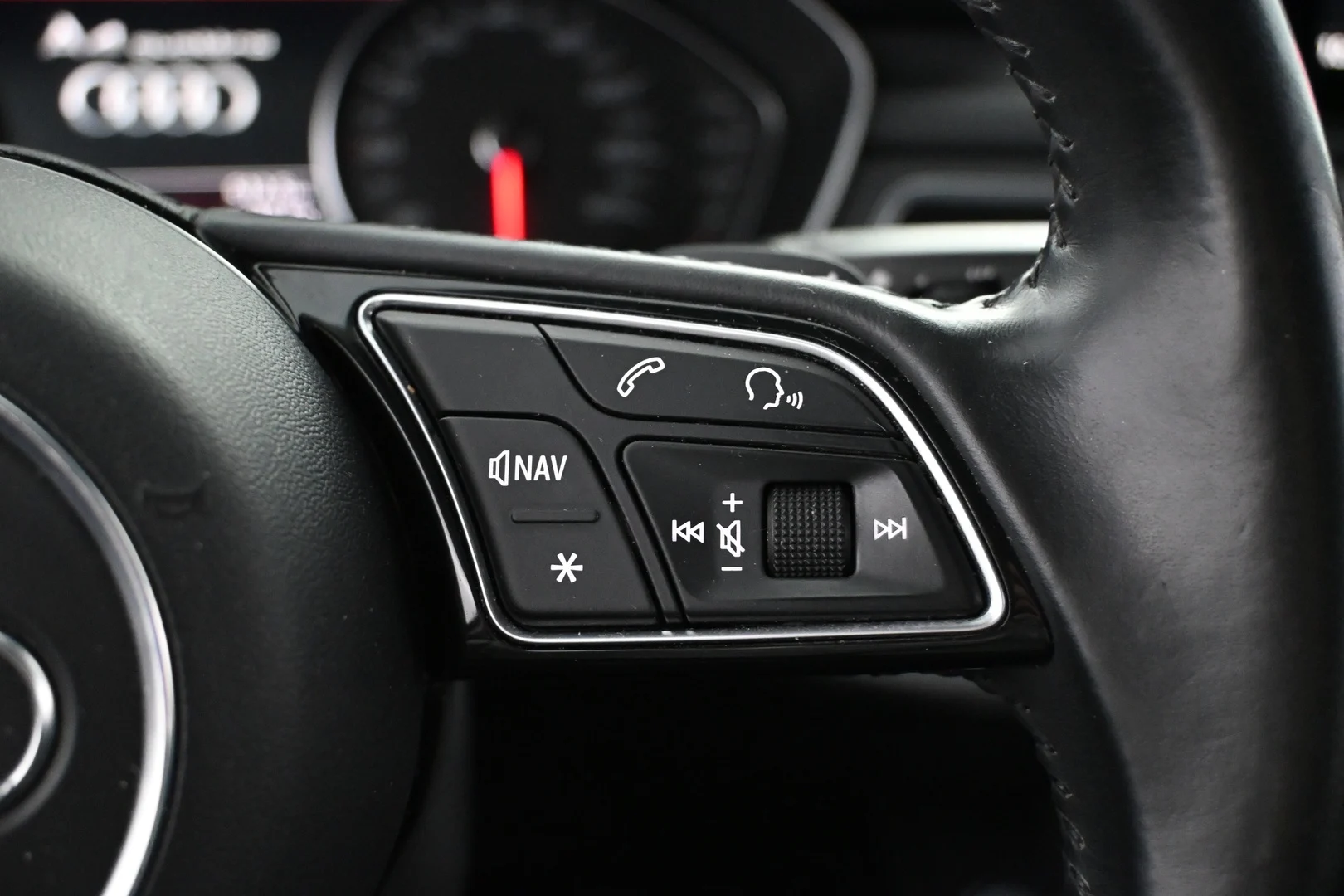 Car Image - 5nsEF1y0KXodX52hhIuDIw